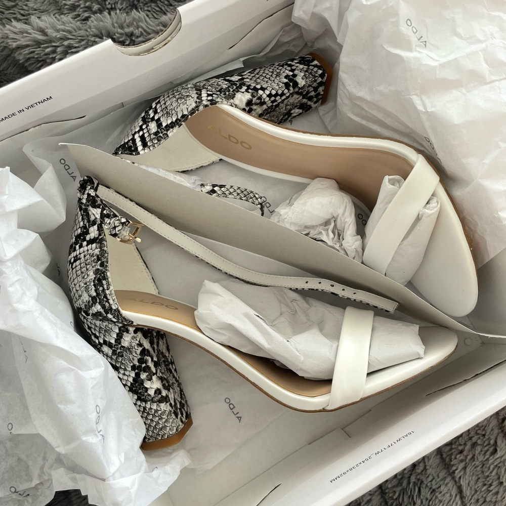 BRAND NEW ALDO HEEL SNAKESKIN/WHITE STRAP